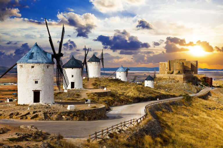 Windmills,Of,Don,Quixote.,,Spain.,Traditional,Spanish,Windmills.,Legendary,Windmills