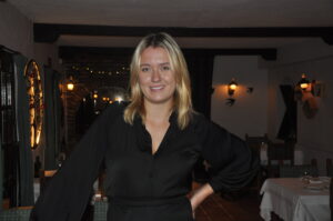 Tova Lind – om livet som ung på Costa del Sol