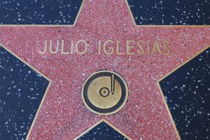 Julio Iglesias frikänd