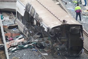 Minst 39 döda i tågolycka