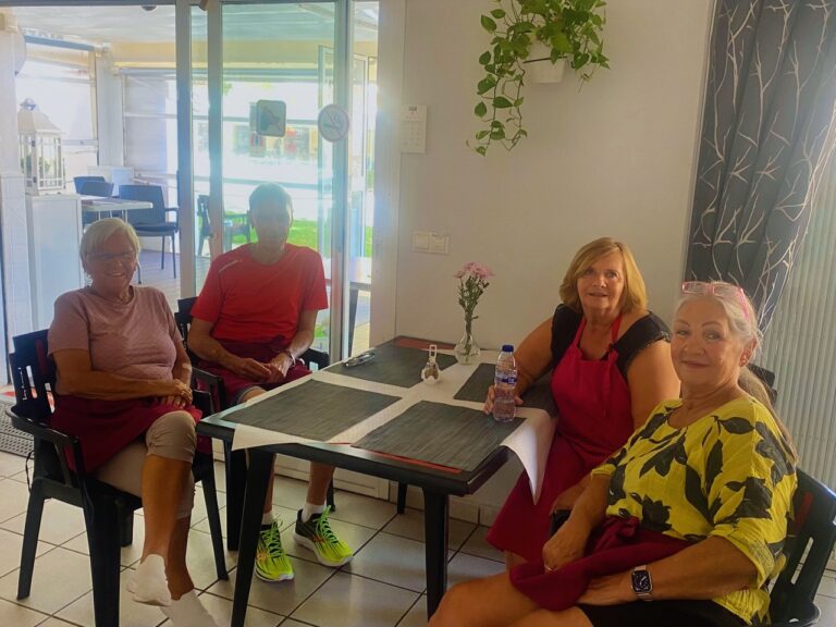 En liten pause for betjeningen i Norsk Forening-enhanced