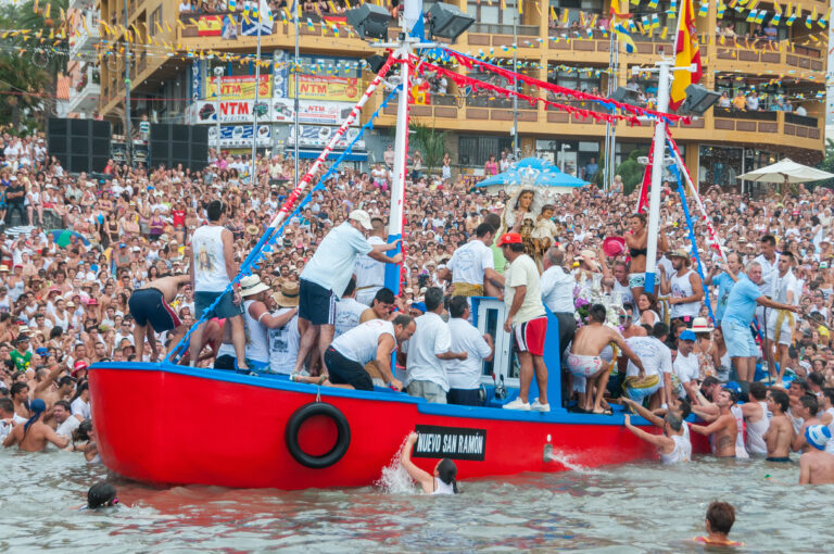 Tenerife,,Canary,Islands,-,July,13,,2010:,Crowd,Of,People