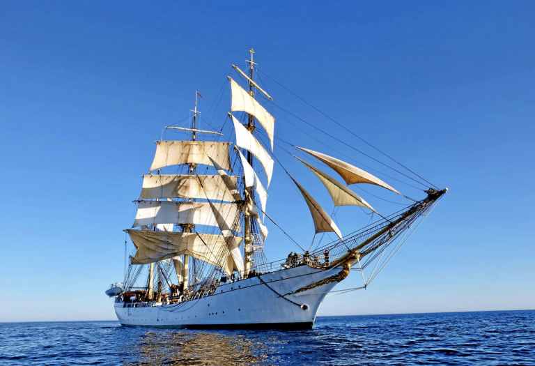 Dansk skoleskip i Málaga inntil 14. februar